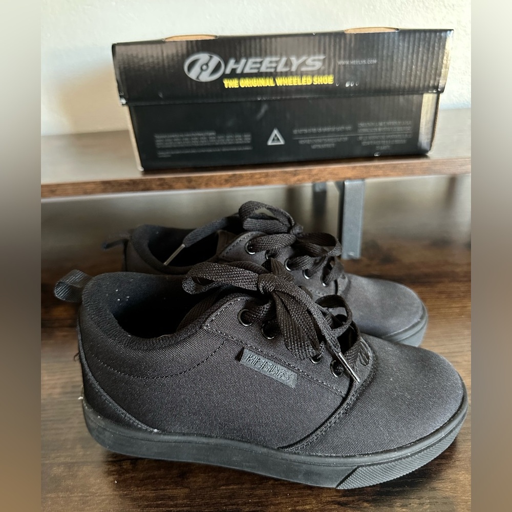 Boys heelys